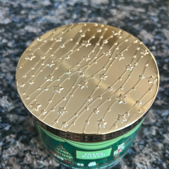 BATH& BODY WORKS FREH BALSAM SCENTED CANDLE NWT - Picture 2 of 6